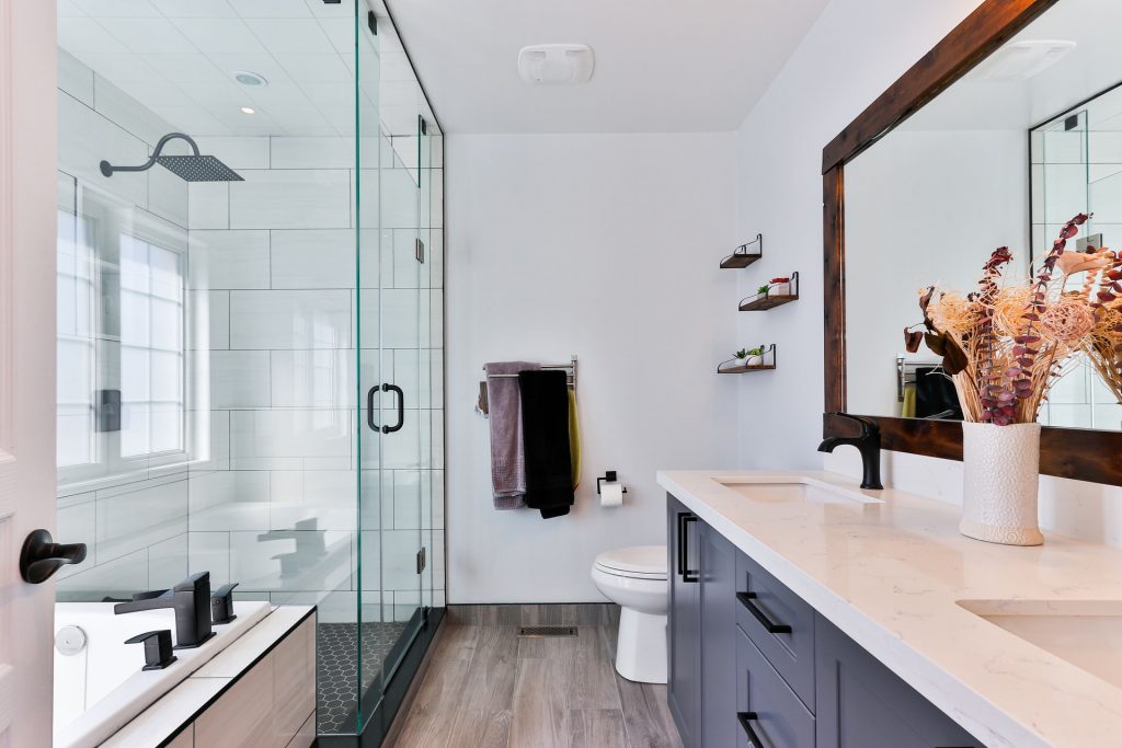 Deze essentials mogen niet ontbreken in je badkamer