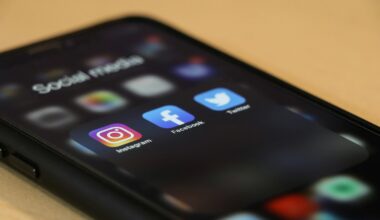 Telefoonscherm met socialemedia-apps